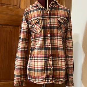 ILOVE H81 long sleeved flannel shirt with ability to roll up sleeve.